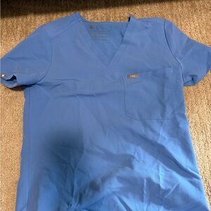 FIGS women’s V-Neck Scrub Shirt in Blue